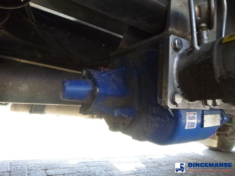 Tanker truck Renault Premium 270 dxi 4x2 fuel tank 13.7 m3 / 4 comp: picture 16 Tanker truck Renault Premium 270 dxi 4x2 fuel tank 13.7 m3 / 4 comp: picture 16