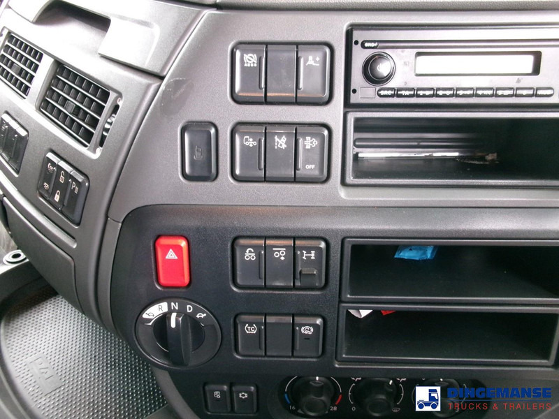 Tractor truck DAF XF 106 6x2 RHD Euro 6 + Hydraulics: picture 15 Tractor truck DAF XF 106 6x2 RHD Euro 6 + Hydraulics: picture 15