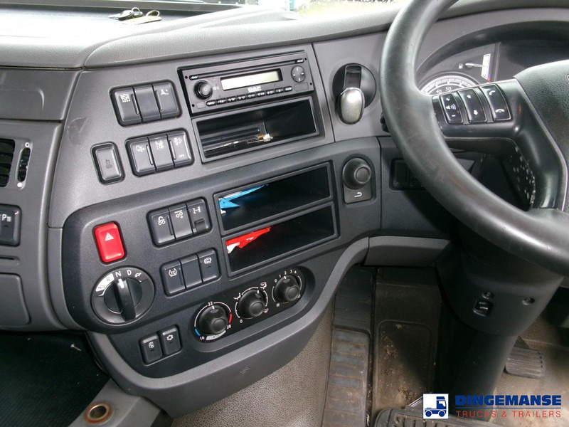 Tractor truck DAF XF 106 6x2 RHD Euro 6 + Hydraulics: picture 13 Tractor truck DAF XF 106 6x2 RHD Euro 6 + Hydraulics: picture 13