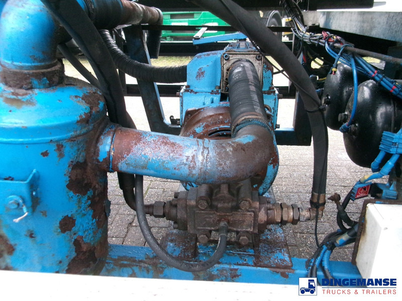 Tanker semi-trailer WHALE Vacuum tank inox 30 m3 / 1 comp + pump: picture 7