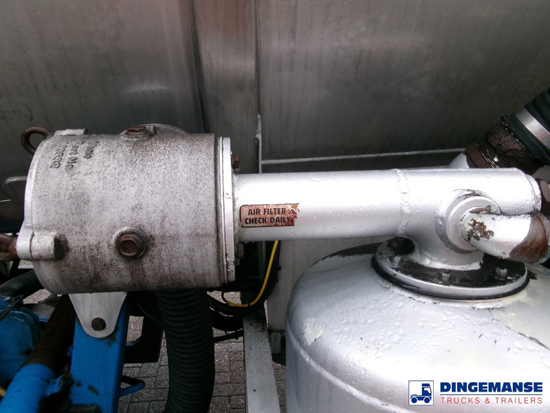 Tanker semi-trailer WHALE Vacuum tank inox 30 m3 / 1 comp + pump: picture 14