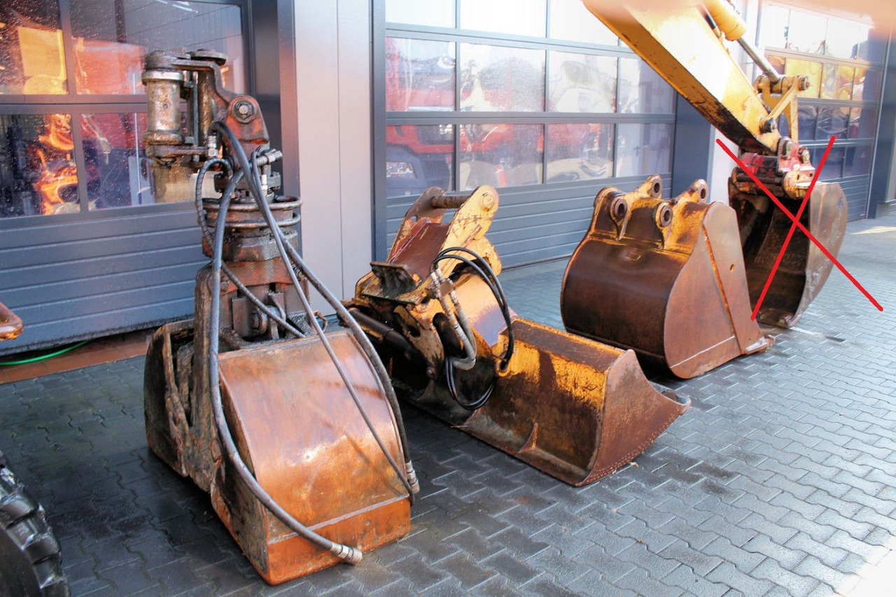 Liebherr diverse Schaufeln und Zubehör Liebherr - Excavator bucket: picture 1 Liebherr diverse Schaufeln und Zubehör Liebherr - Excavator bucket: picture 1