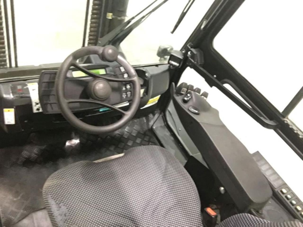 Hyster H8.0FT-6 - Container handler: picture 3 Hyster H8.0FT-6 - Container handler: picture 3