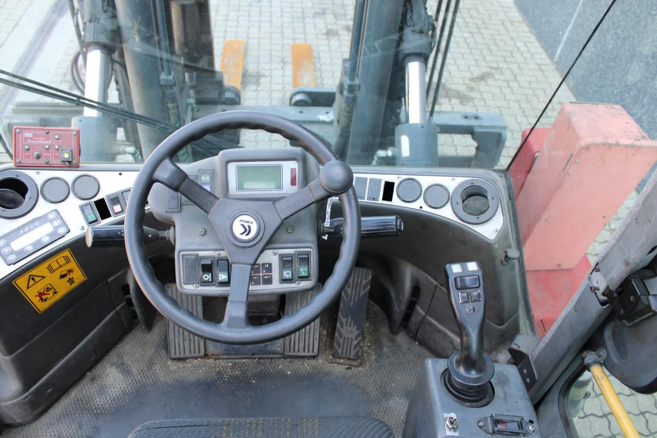 Kalmar DCE100-6 - Diesel forklift: picture 4 Kalmar DCE100-6 - Diesel forklift: picture 4