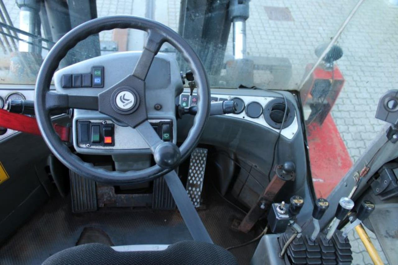 Kalmar DCE140-6 - Diesel forklift: picture 4 Kalmar DCE140-6 - Diesel forklift: picture 4