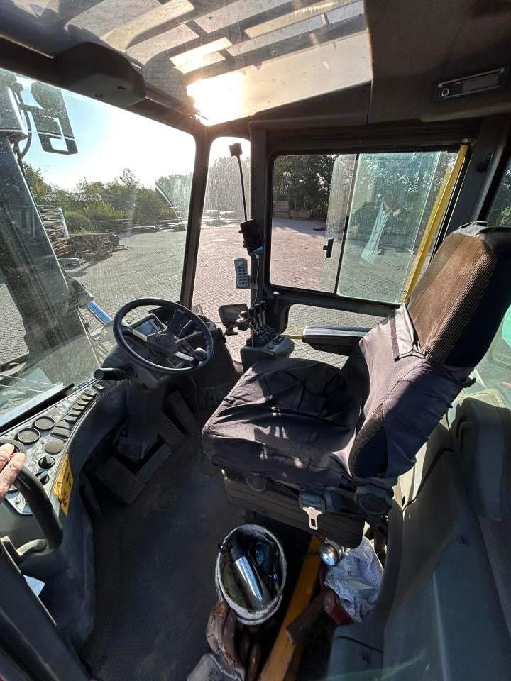 Kalmar DCG160-12 - Diesel forklift: picture 4 Kalmar DCG160-12 - Diesel forklift: picture 4