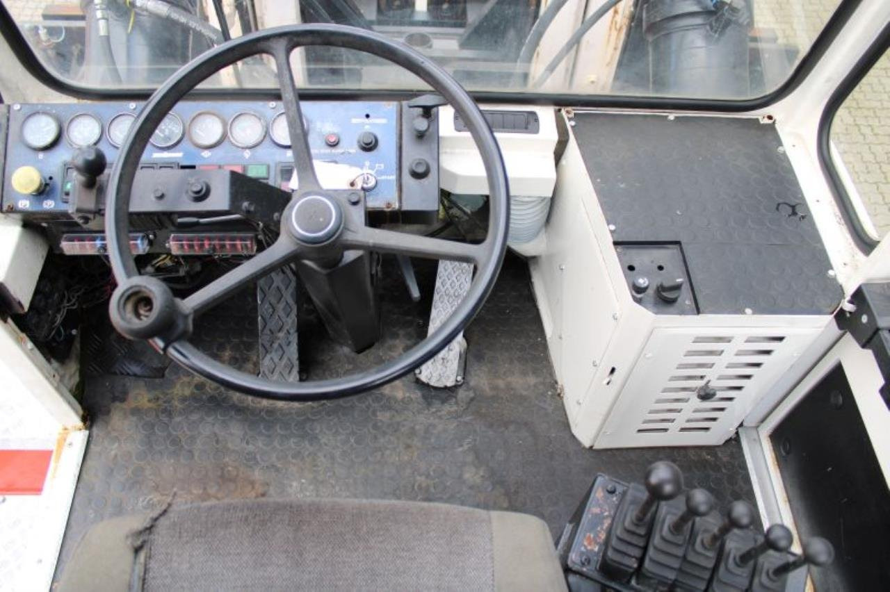 SveTruck 42120-52 - Diesel forklift: picture 4 SveTruck 42120-52 - Diesel forklift: picture 4