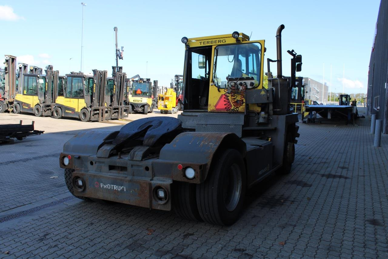 Terberg RT282 - Terminal tractor: picture 3 Terberg RT282 - Terminal tractor: picture 3