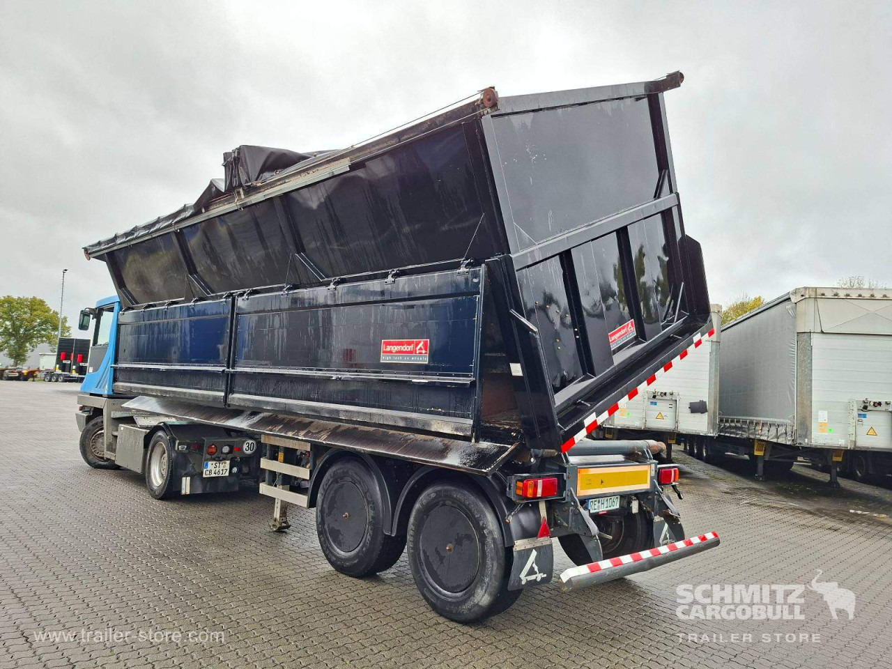 KEMPF Auflieger Kipper Stahlrundmulde 36m³ - Tipper semi-trailer: picture 5 KEMPF Auflieger Kipper Stahlrundmulde 36m³ - Tipper semi-trailer: picture 5