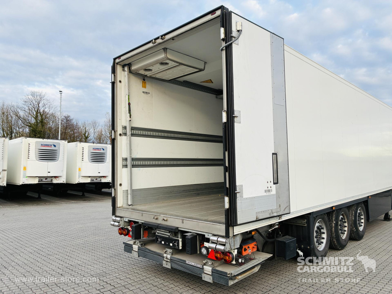 Isothermal semi-trailer SCHMITZ Auflieger Tiefkühler Multitemp Taillift: picture 6