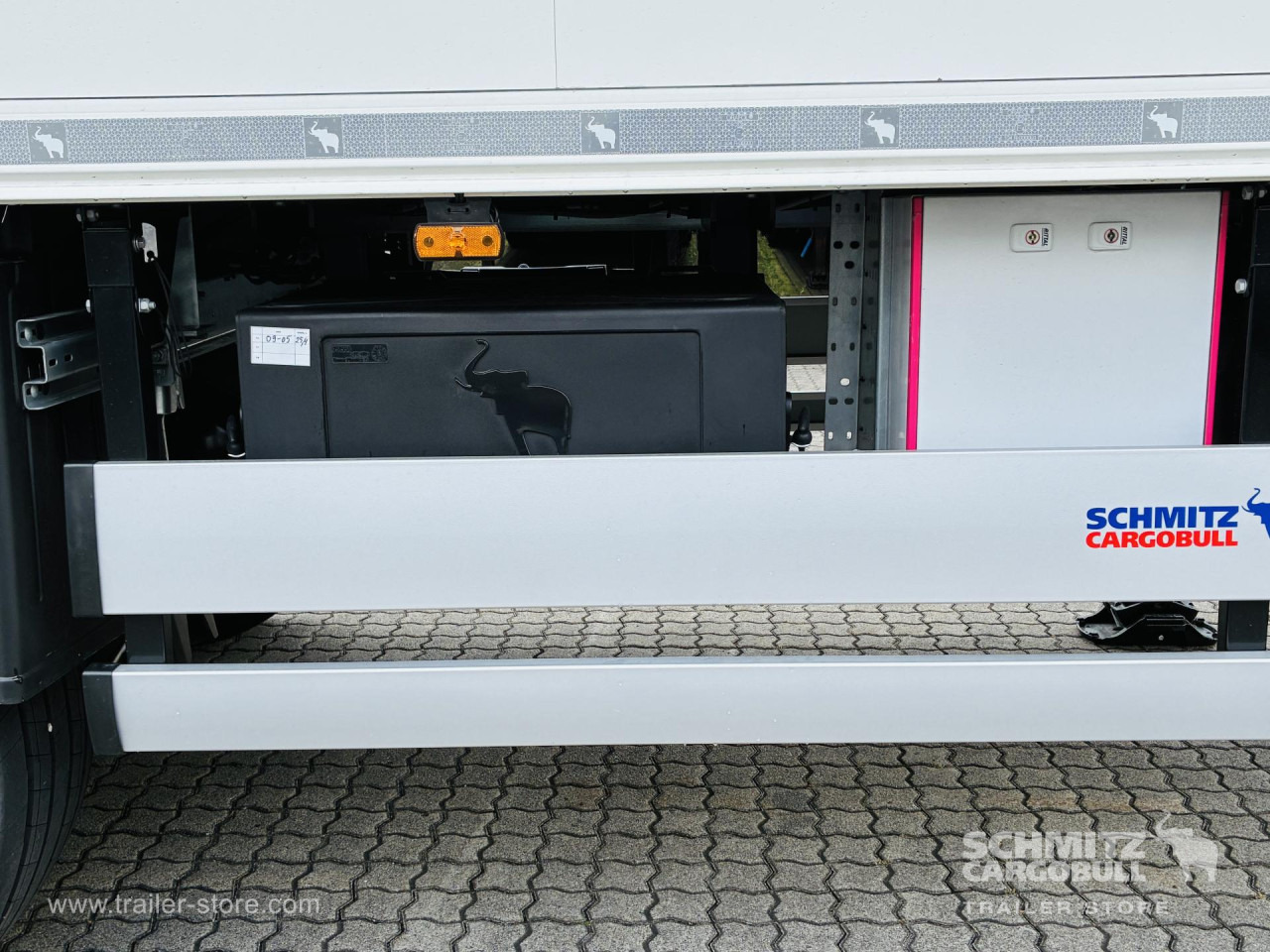New Isothermal semi-trailer SCHMITZ Auflieger Tiefkühler Standard Taillift: picture 7 New Isothermal semi-trailer SCHMITZ Auflieger Tiefkühler Standard Taillift: picture 7