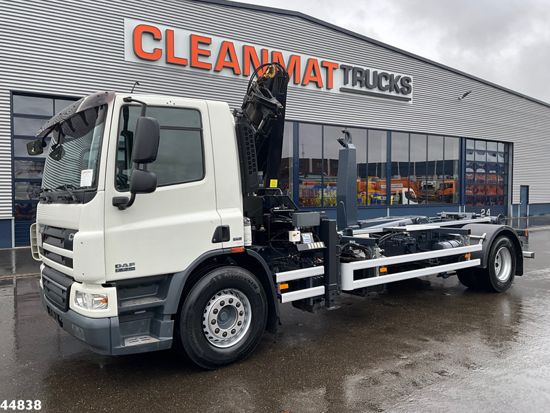DAF FA 75 CF 250 MKG 14 Tonmeter laadkraan - Hook lift truck, Crane truck: picture 2 DAF FA 75 CF 250 MKG 14 Tonmeter laadkraan - Hook lift truck, Crane truck: picture 2
