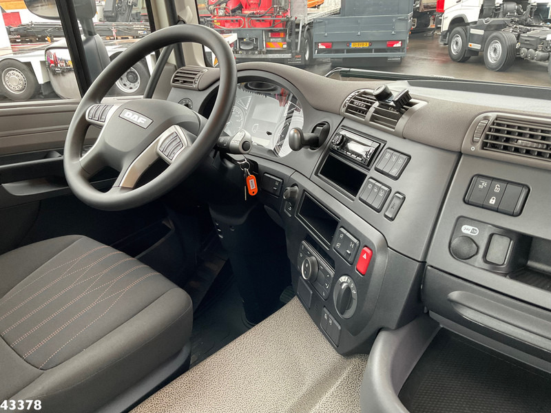 Interior photo 1: Hook lift truck DAF FAN CF 430 VDL 21 Ton haakarmsysteem