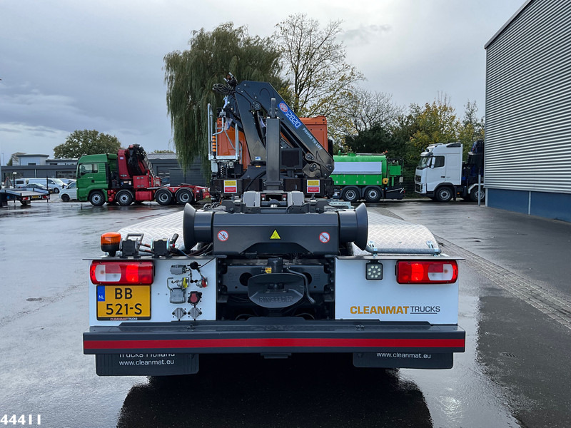 Hook lift truck, Crane truck DAF FAQ XD 450 8x2 Euro 6 HMF 28 Tonmeter laadkraan: picture 6 Hook lift truck, Crane truck DAF FAQ XD 450 8x2 Euro 6 HMF 28 Tonmeter laadkraan: picture 6