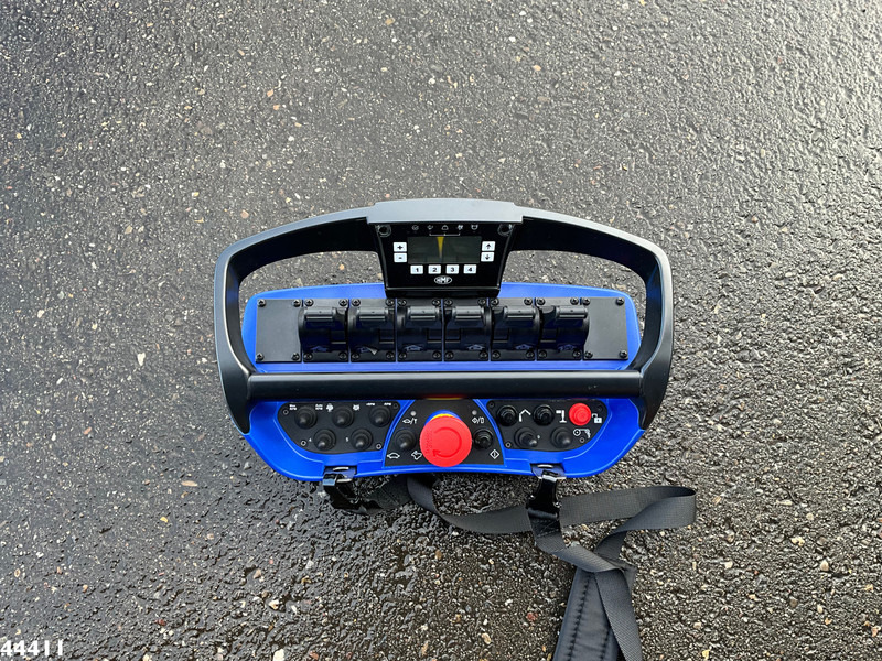 Hook lift truck, Crane truck DAF FAQ XD 450 8x2 Euro 6 HMF 28 Tonmeter laadkraan: picture 13 Hook lift truck, Crane truck DAF FAQ XD 450 8x2 Euro 6 HMF 28 Tonmeter laadkraan: picture 13