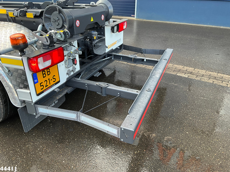 Hook lift truck, Crane truck DAF FAQ XD 450 8x2 Euro 6 HMF 28 Tonmeter laadkraan: picture 7 Hook lift truck, Crane truck DAF FAQ XD 450 8x2 Euro 6 HMF 28 Tonmeter laadkraan: picture 7