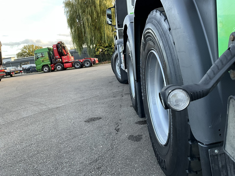 MAN TGA 41.440 8x4 Full Steel AJK 26 Ton haakarmsysteem + Laadplateau met Hiab 28 Tonmeter laadkraan - Hook lift truck: picture 4 MAN TGA 41.440 8x4 Full Steel AJK 26 Ton haakarmsysteem + Laadplateau met Hiab 28 Tonmeter laadkraan - Hook lift truck: picture 4