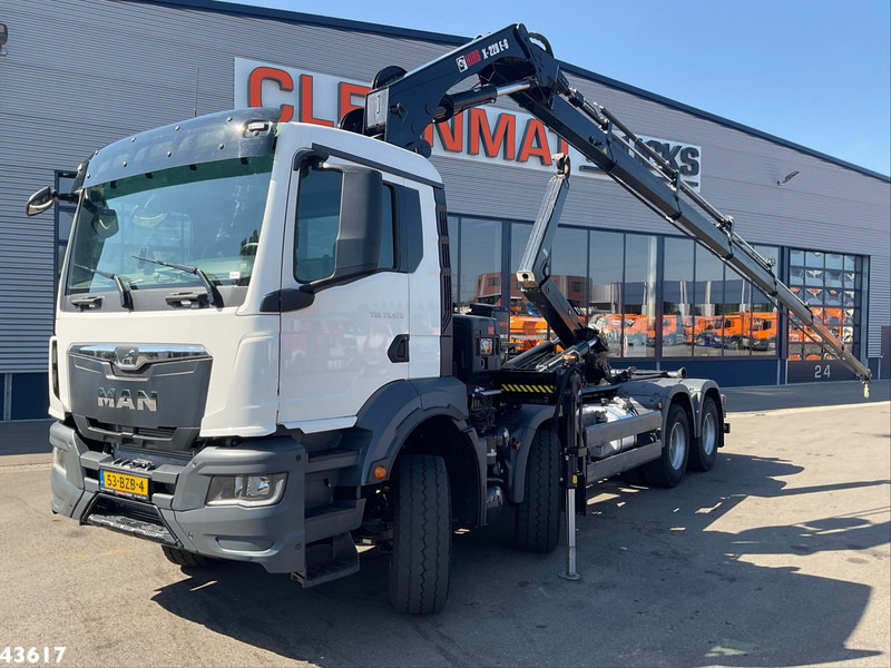 MAN TGS 32.470 8x4 Euro 6 Hiab 22 Tonmeter laadkraan Just 68.765 Km! - Crane truck: picture 1 MAN TGS 32.470 8x4 Euro 6 Hiab 22 Tonmeter laadkraan Just 68.765 Km! - Crane truck: picture 1