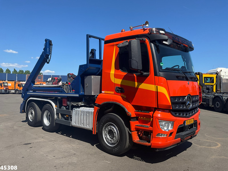Mercedes-Benz Arocs 2536 Euro 6 Meiler 16 Ton's portaalarmsysteem - Skip loader truck: picture 2 Mercedes-Benz Arocs 2536 Euro 6 Meiler 16 Ton's portaalarmsysteem - Skip loader truck: picture 2
