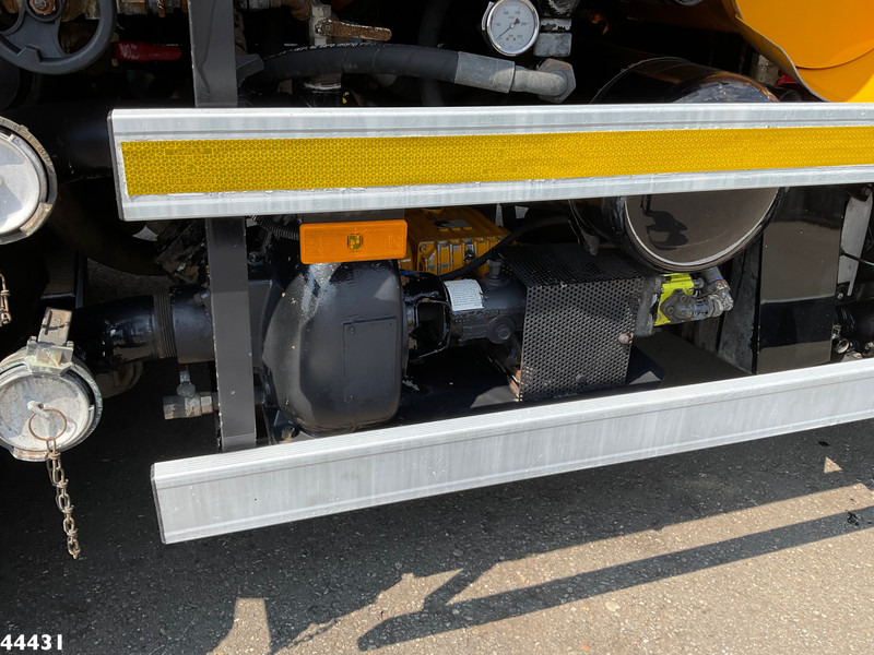Vacuum truck Mercedes-Benz Axor 2533 Euro 5 Koks Combi: picture 13 Vacuum truck Mercedes-Benz Axor 2533 Euro 5 Koks Combi: picture 13