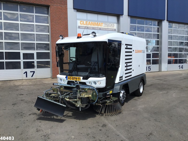 Ravo 5-SERIES 580 with 3-rd brush - Road sweeper: picture 1 Ravo 5-SERIES 580 with 3-rd brush - Road sweeper: picture 1