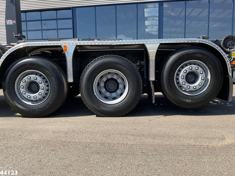 Volvo FM 420 8x2 Hiab 25 Tonmeter laadkraan Welvaarts laadkraan weegsysteem - Hook lift truck, Crane truck: picture 3 Volvo FM 420 8x2 Hiab 25 Tonmeter laadkraan Welvaarts laadkraan weegsysteem - Hook lift truck, Crane truck: picture 3