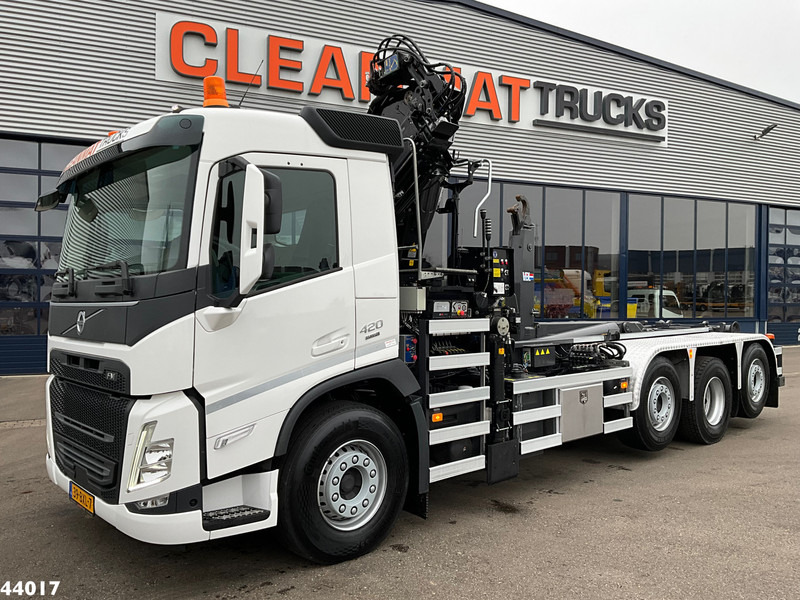 Volvo FM 420 8x2 Hiab 25 Tonmeter laadkraan + Welvaarts weighing system - Hook lift truck, Crane truck: picture 2 Volvo FM 420 8x2 Hiab 25 Tonmeter laadkraan + Welvaarts weighing system - Hook lift truck, Crane truck: picture 2
