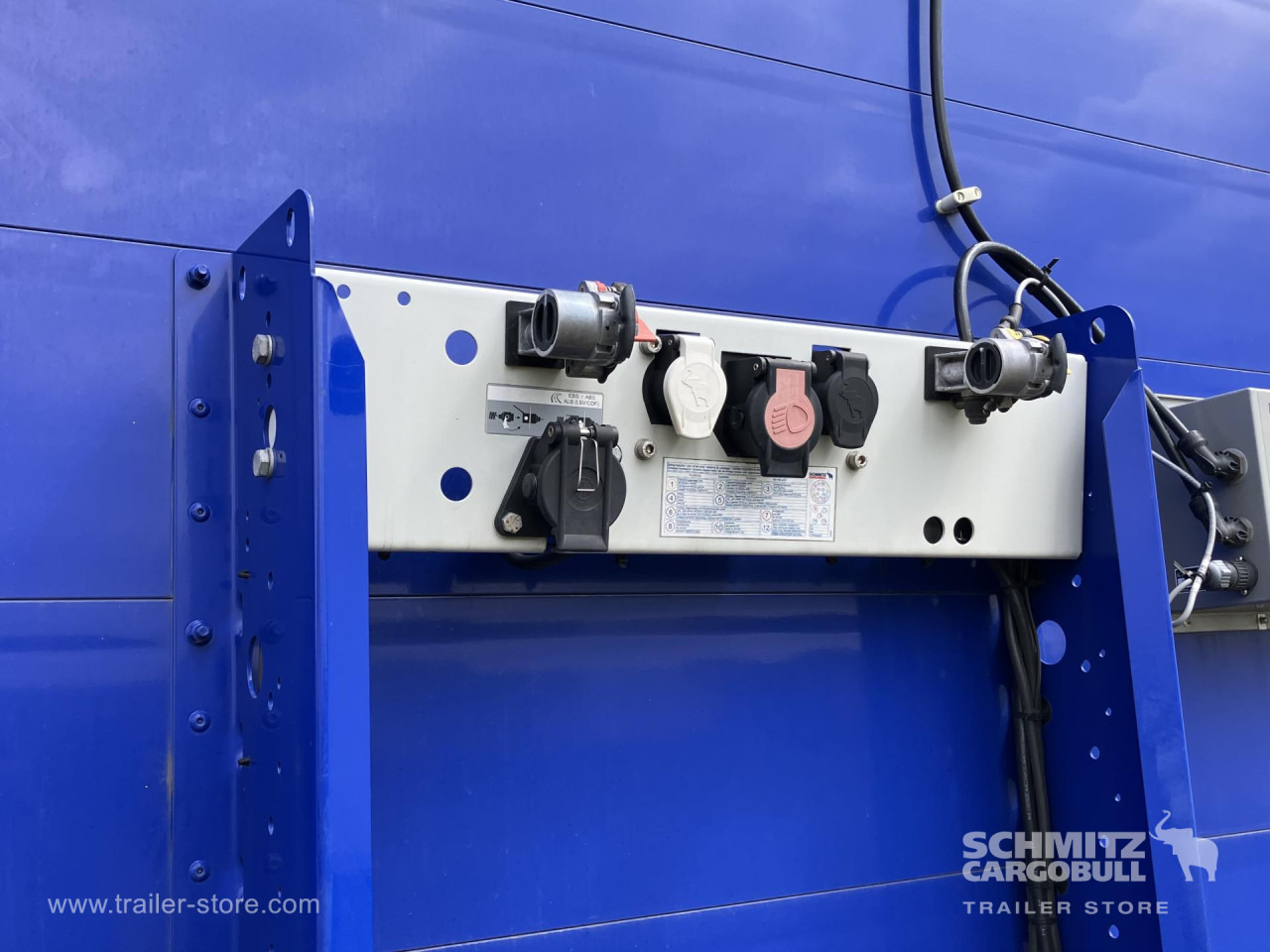 SCHMITZ Auflieger Curtainsider Standard - Curtainsider semi-trailer: picture 2 SCHMITZ Auflieger Curtainsider Standard - Curtainsider semi-trailer: picture 2