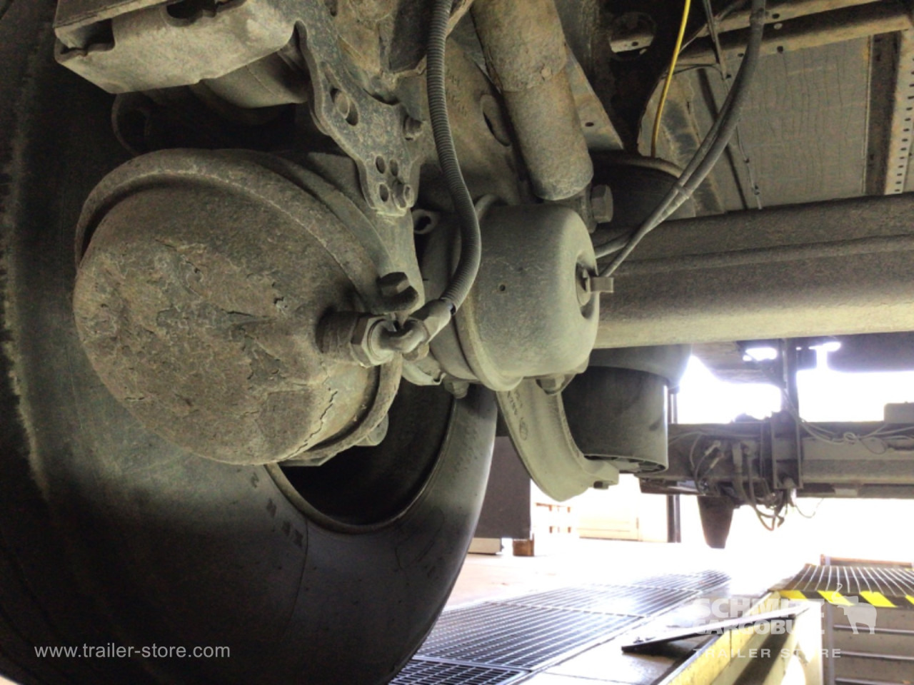 KRONE Platform Standard - Dropside/ Flatbed semi-trailer: picture 4 KRONE Platform Standard - Dropside/ Flatbed semi-trailer: picture 4