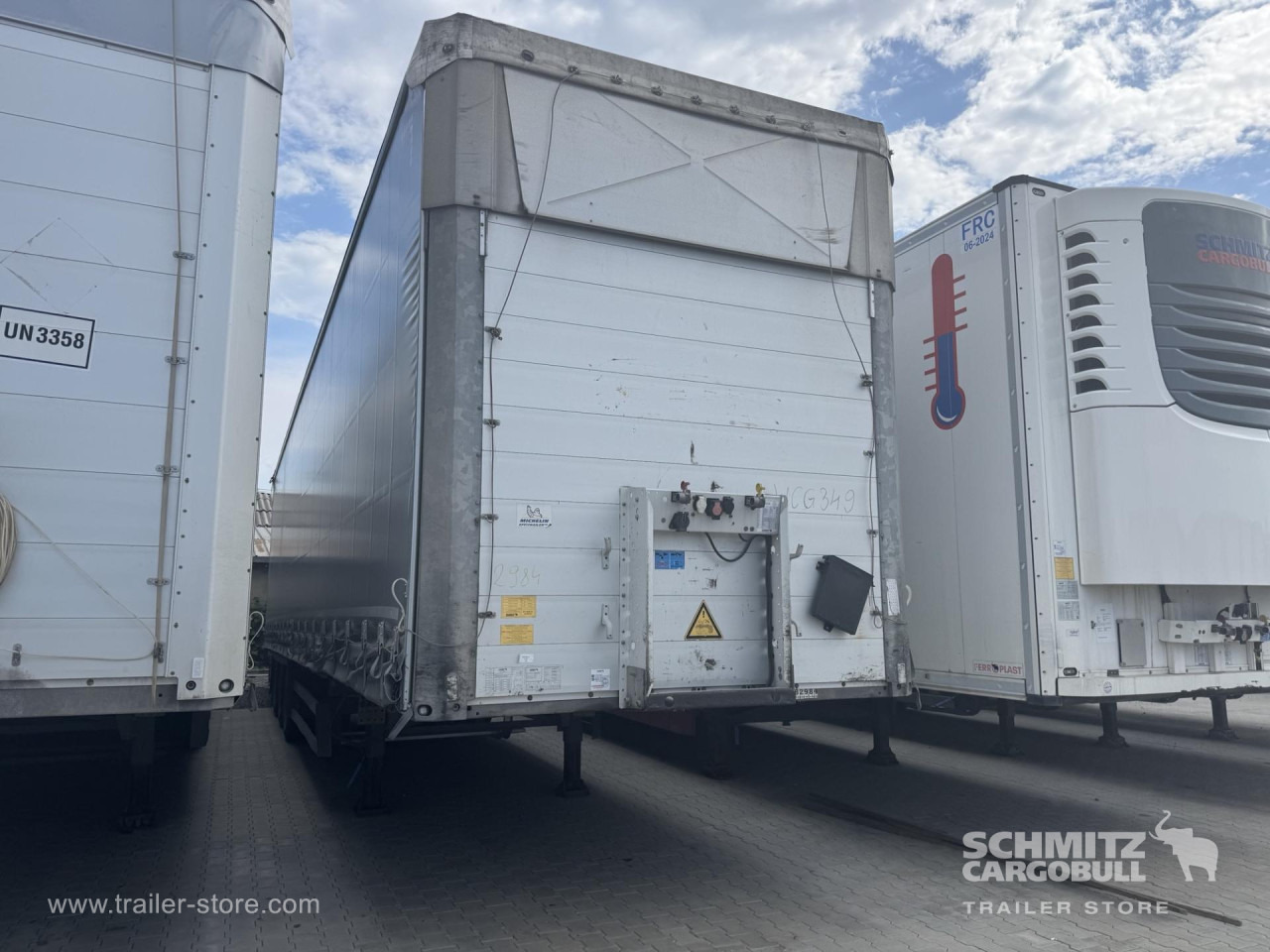 SCHMITZ Curtainsider Mega - Curtainsider semi-trailer: picture 1 SCHMITZ Curtainsider Mega - Curtainsider semi-trailer: picture 1
