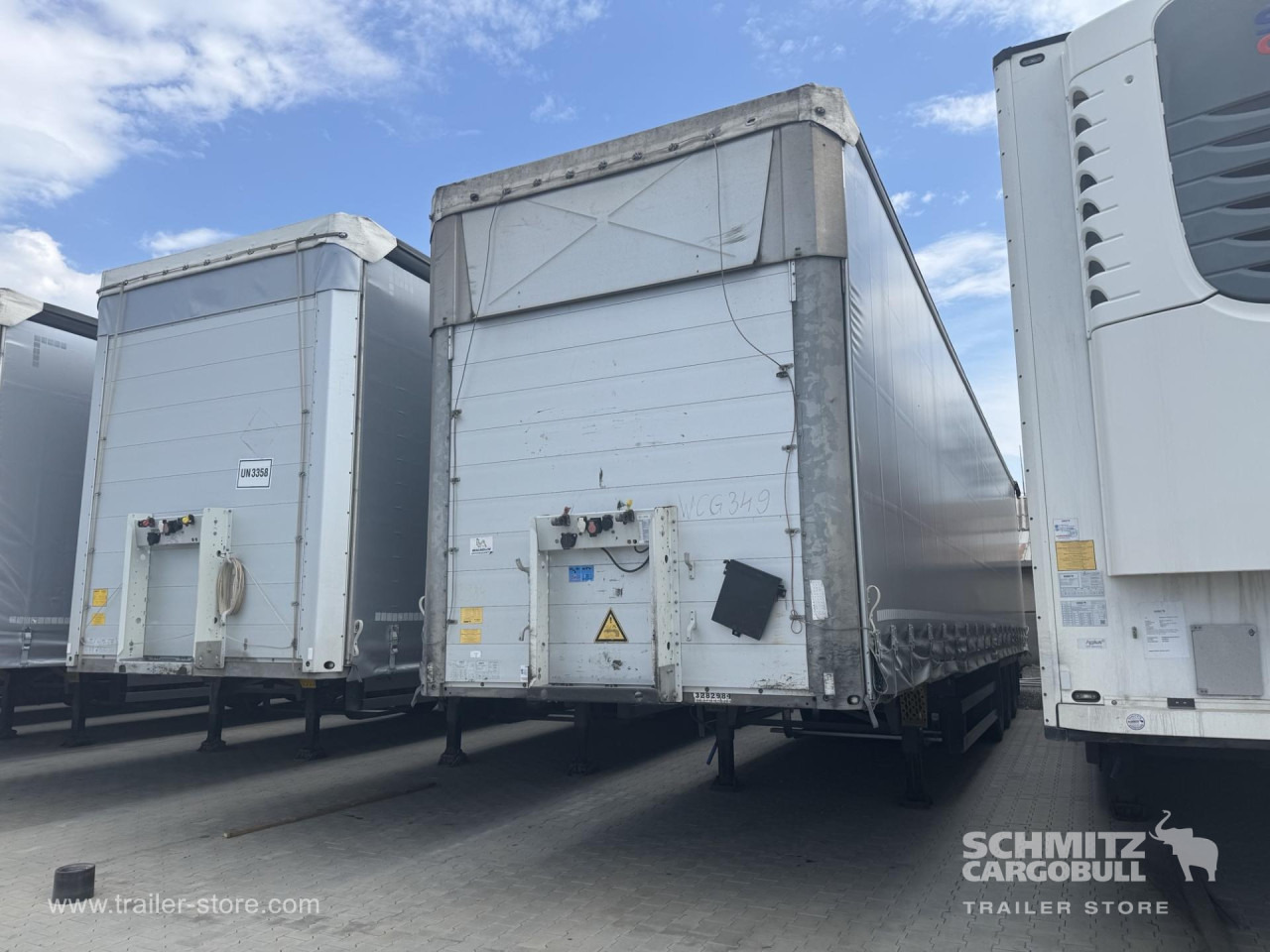 SCHMITZ Curtainsider Mega - Curtainsider semi-trailer: picture 4 SCHMITZ Curtainsider Mega - Curtainsider semi-trailer: picture 4