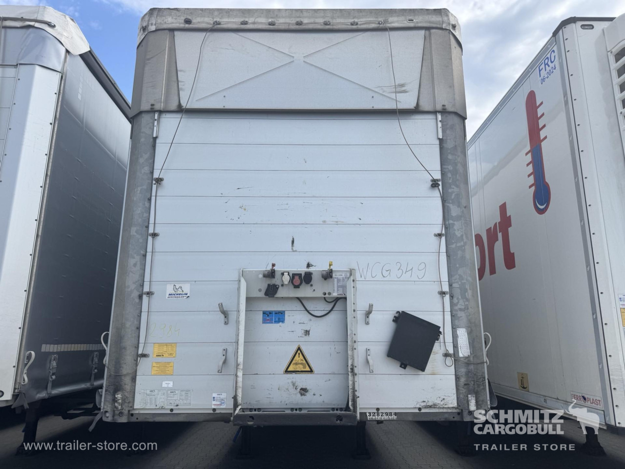 SCHMITZ Curtainsider Mega - Curtainsider semi-trailer: picture 3 SCHMITZ Curtainsider Mega - Curtainsider semi-trailer: picture 3
