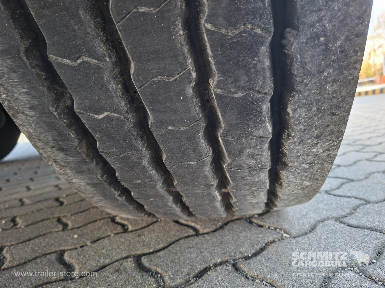 SCHMITZ Mélyhűtő koffer Multitemp - Isothermal semi-trailer: picture 2 SCHMITZ Mélyhűtő koffer Multitemp - Isothermal semi-trailer: picture 2