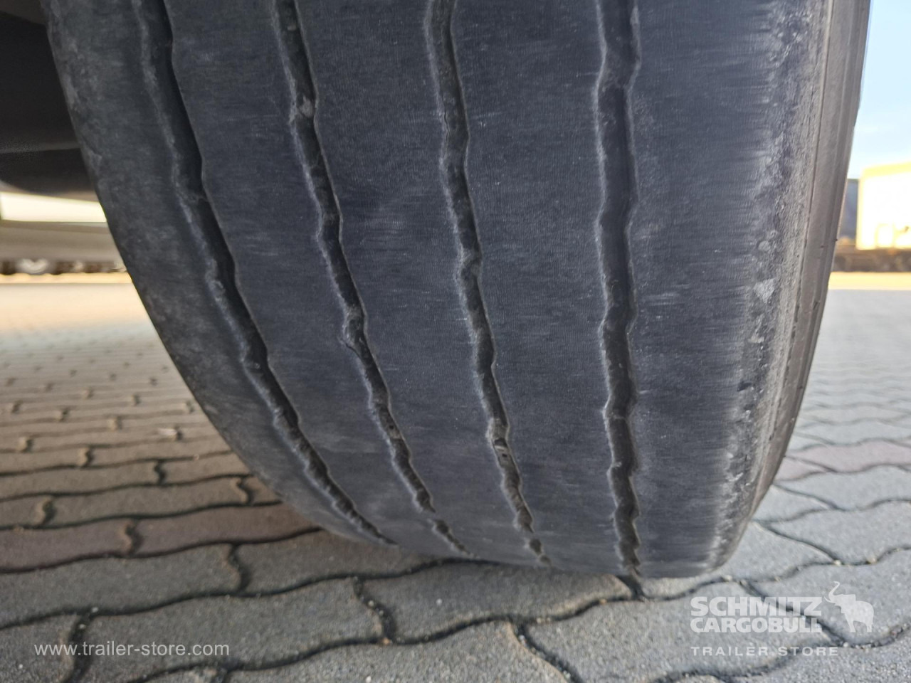 SCHMITZ Mélyhűtő koffer Multitemp - Isothermal semi-trailer: picture 3 SCHMITZ Mélyhűtő koffer Multitemp - Isothermal semi-trailer: picture 3