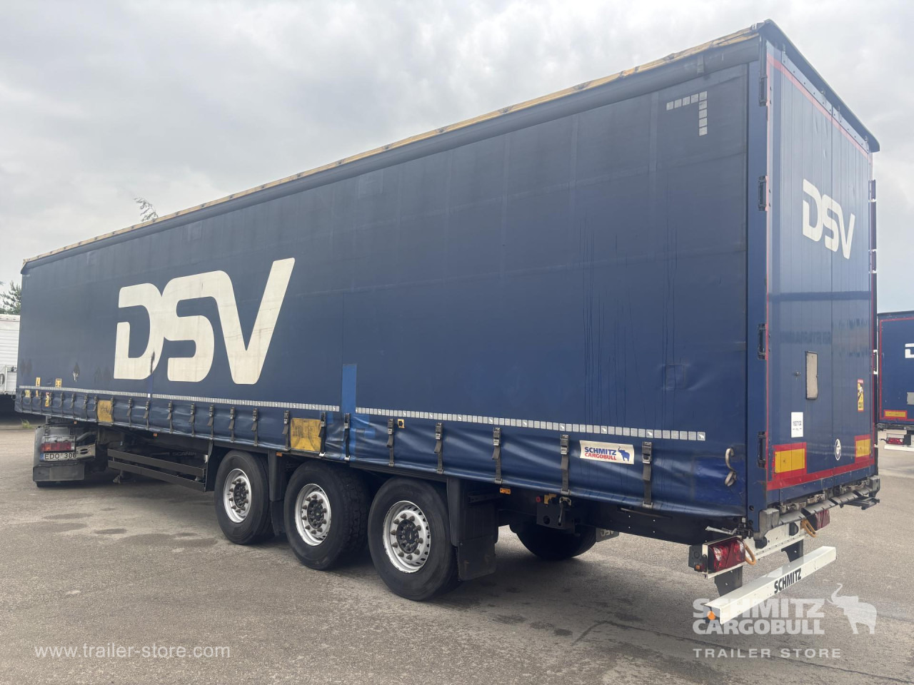 SCHMITZ Curtainsider Standard - Curtainsider semi-trailer: picture 4 SCHMITZ Curtainsider Standard - Curtainsider semi-trailer: picture 4