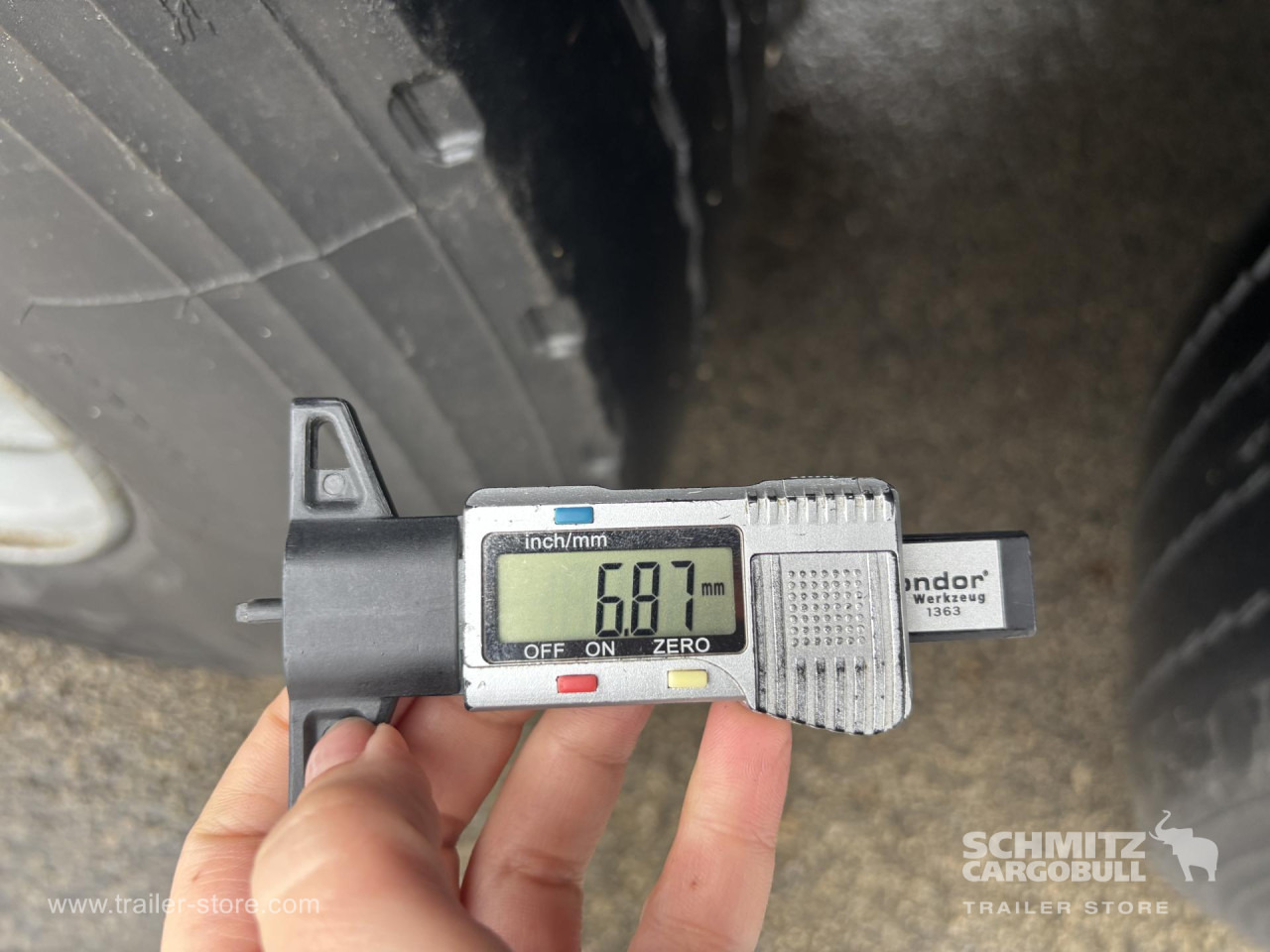 SCHMITZ Curtainsider Standard - Curtainsider semi-trailer: picture 3 SCHMITZ Curtainsider Standard - Curtainsider semi-trailer: picture 3