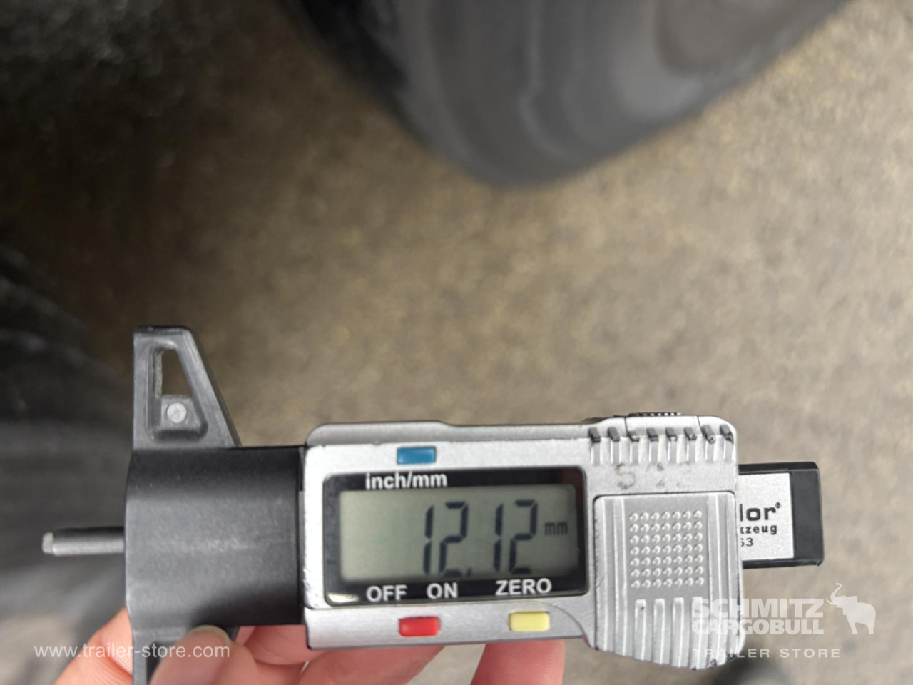 SCHMITZ Curtainsider Standard - Curtainsider semi-trailer: picture 3 SCHMITZ Curtainsider Standard - Curtainsider semi-trailer: picture 3