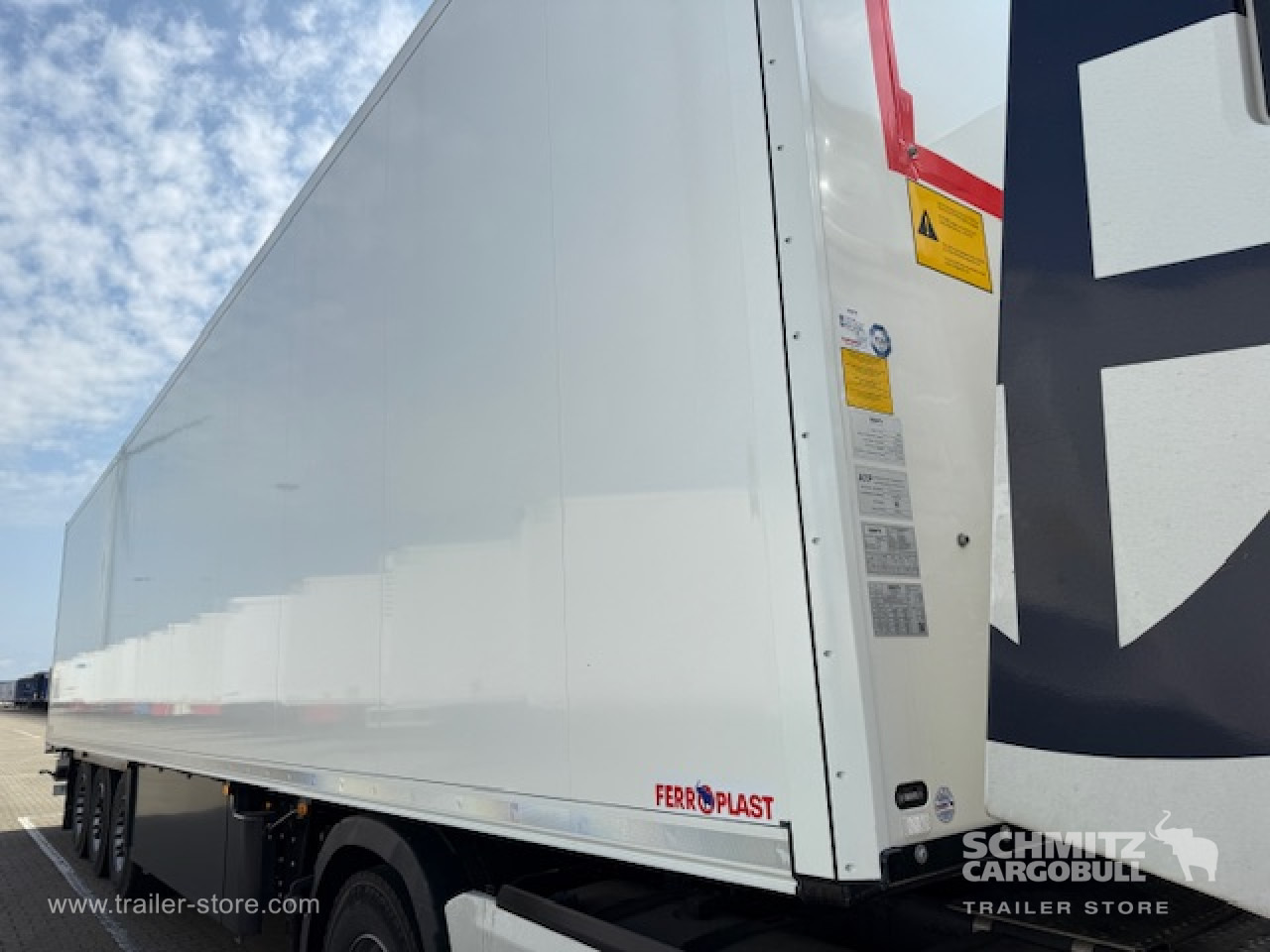 SCHMITZ Oplegger Vries Vleeshangwerk - Isothermal semi-trailer: picture 5 SCHMITZ Oplegger Vries Vleeshangwerk - Isothermal semi-trailer: picture 5