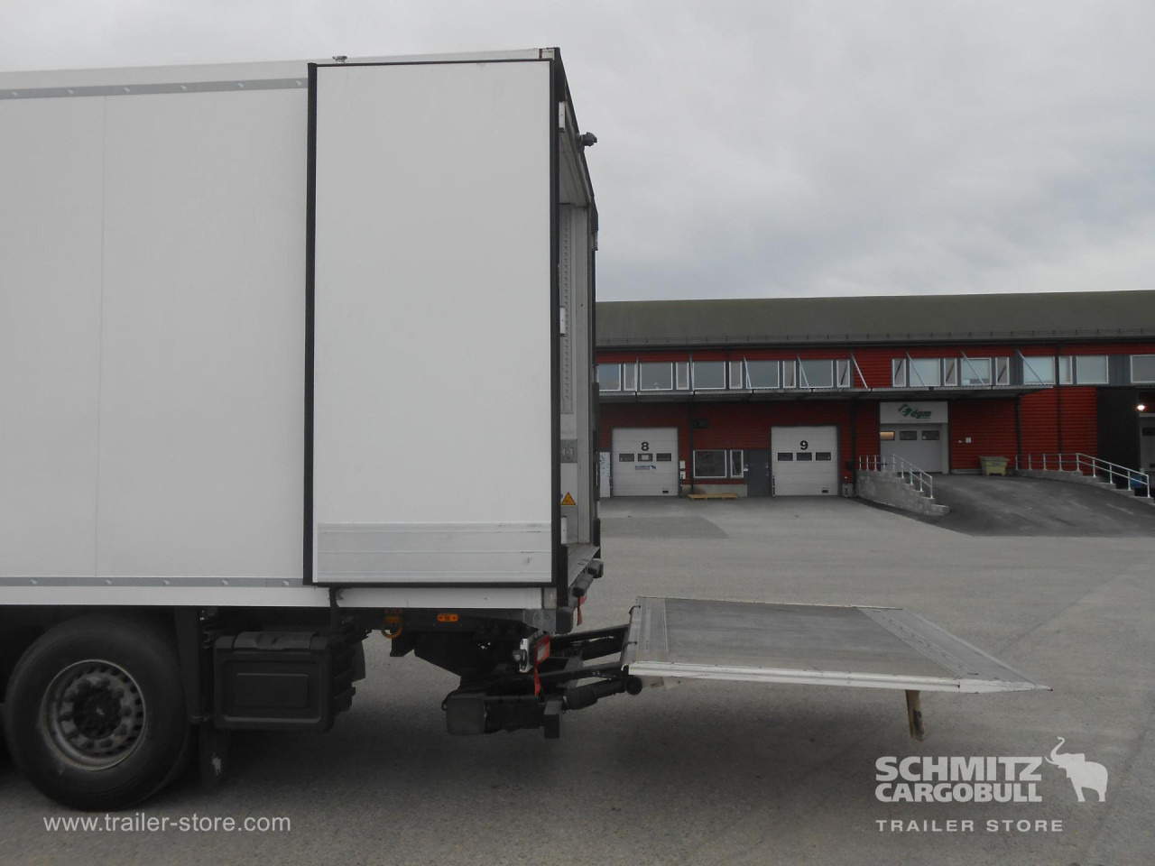 SCHMITZ Reefer Standard Taillift - Isothermal semi-trailer: picture 5 SCHMITZ Reefer Standard Taillift - Isothermal semi-trailer: picture 5