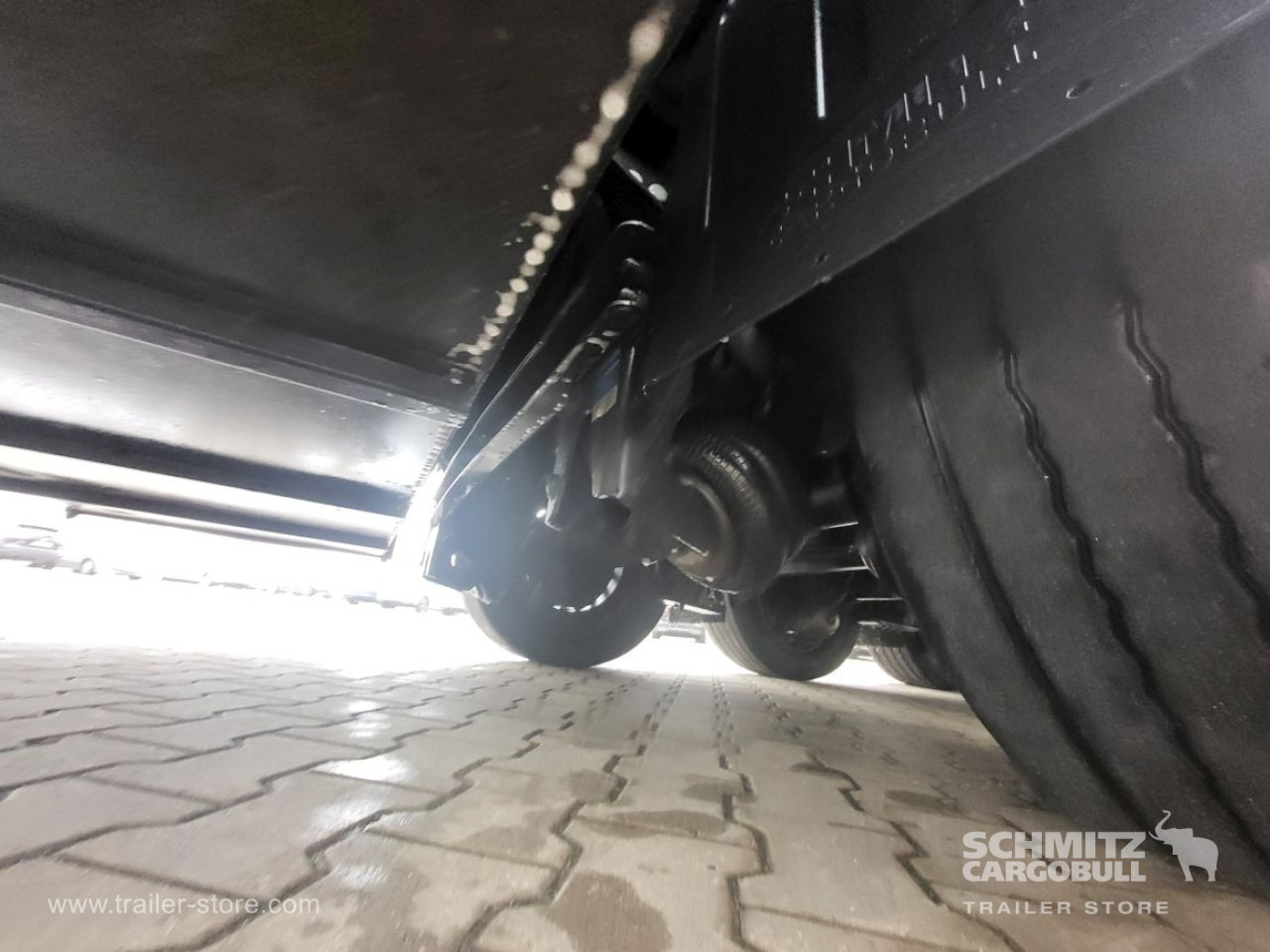 SCHMITZ Curtainsider Mega - Curtainsider semi-trailer: picture 4 SCHMITZ Curtainsider Mega - Curtainsider semi-trailer: picture 4