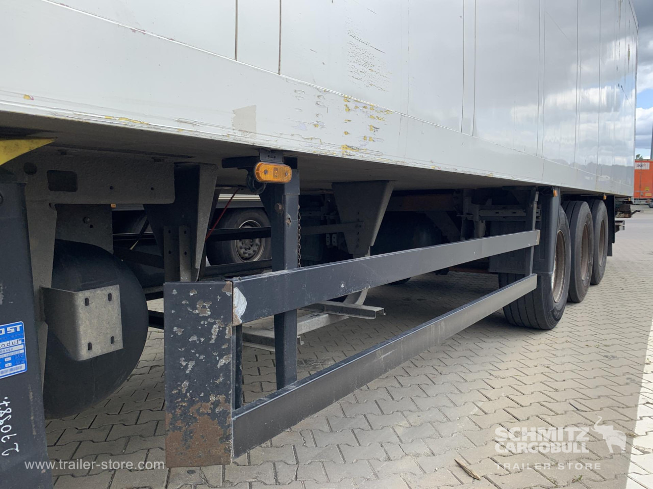 Isothermal semi-trailer SCHMITZ Reefer Standard Taillift: picture 11