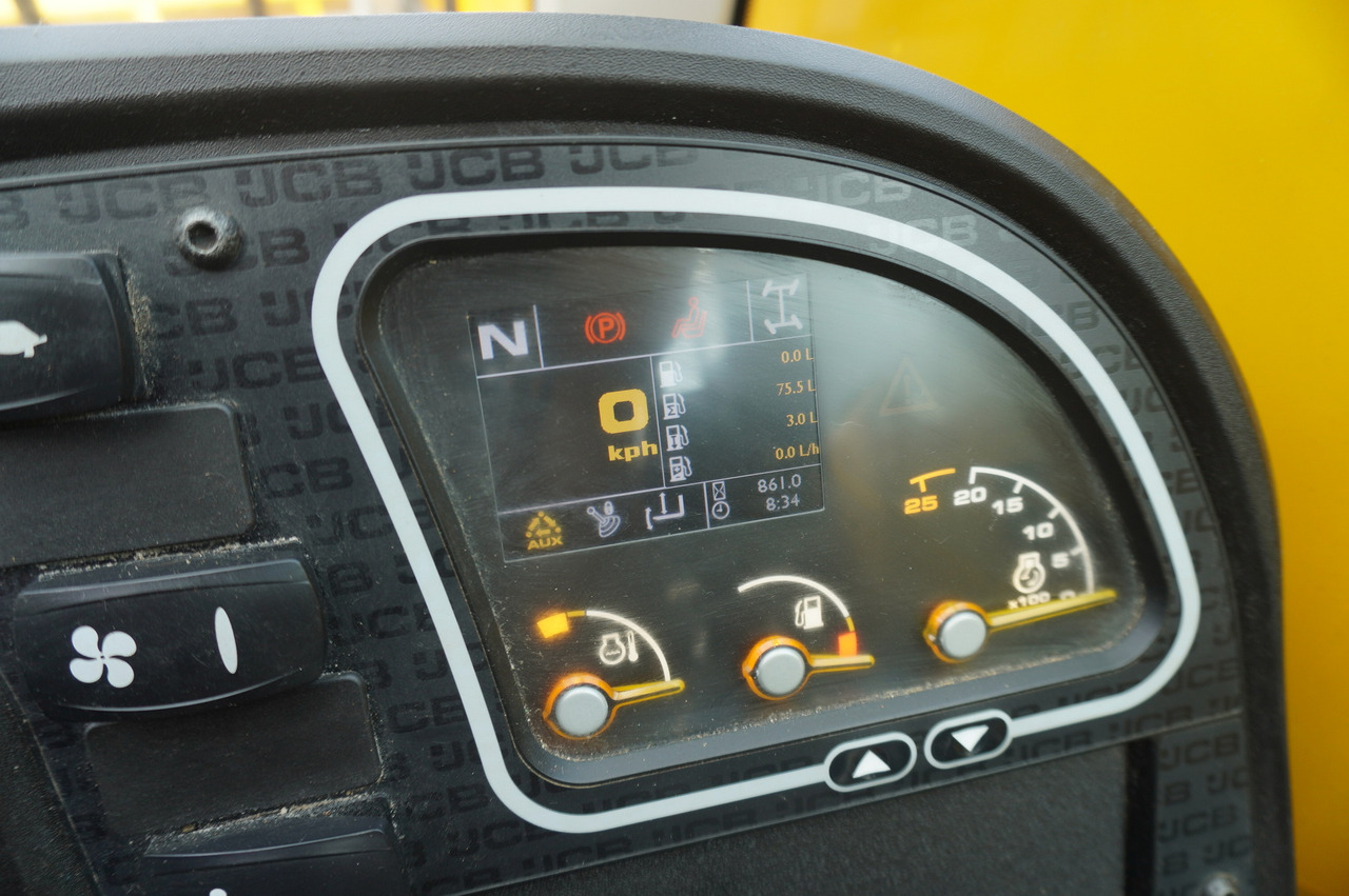 JCB 525-60T5 / 2022 / 860 MTH! / 2.5 T / Reach 6 m / joystick - Telescopic wheel loader: picture 2 JCB 525-60T5 / 2022 / 860 MTH! / 2.5 T / Reach 6 m / joystick - Telescopic wheel loader: picture 2