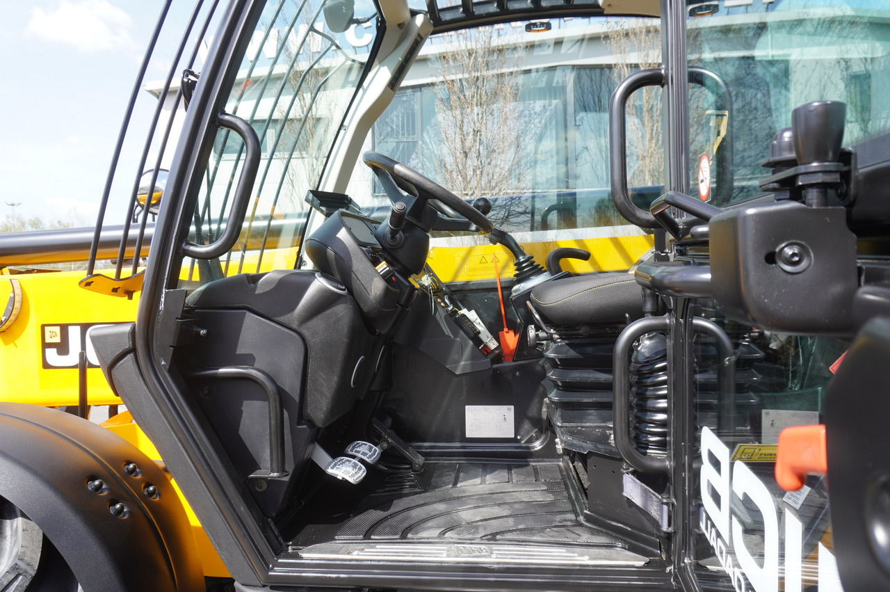 Telescopic wheel loader JCB 540-170 Telescopic Loader / 17m / joystick: picture 32