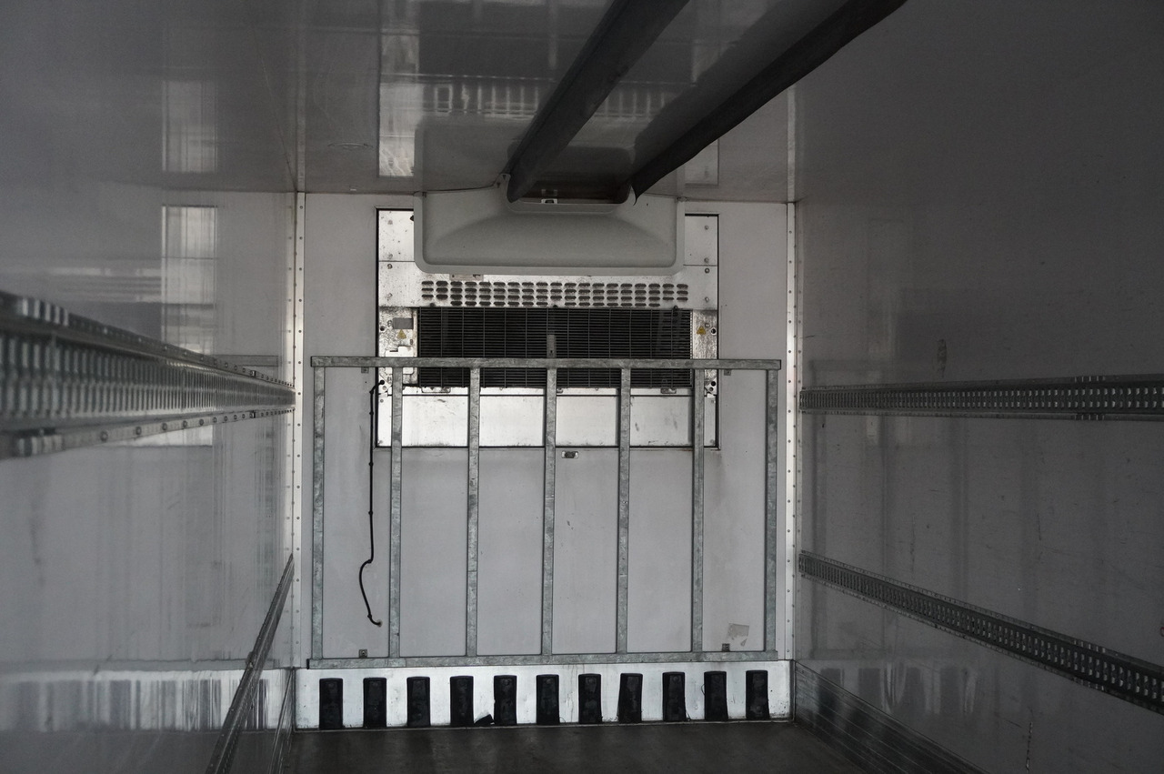 Refrigerator semi-trailer LAMBERET Refrigerated semi-trailer / Carrier Vector 1550 / Dhollandia lift 2500 kg: picture 18