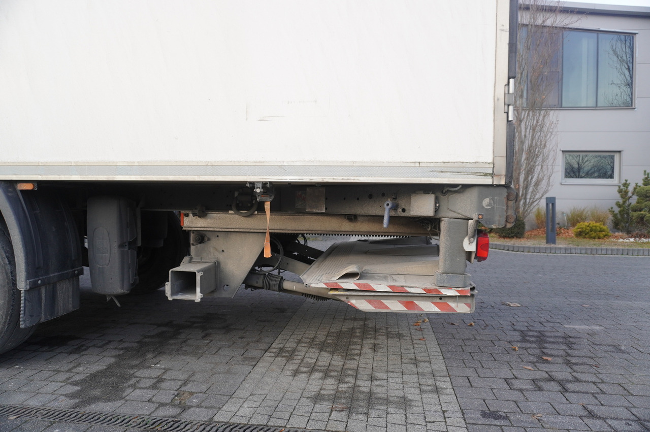 Refrigerator semi-trailer LAMBERET Refrigerated semi-trailer / Carrier Vector 1550 / Dhollandia lift 2500 kg: picture 14