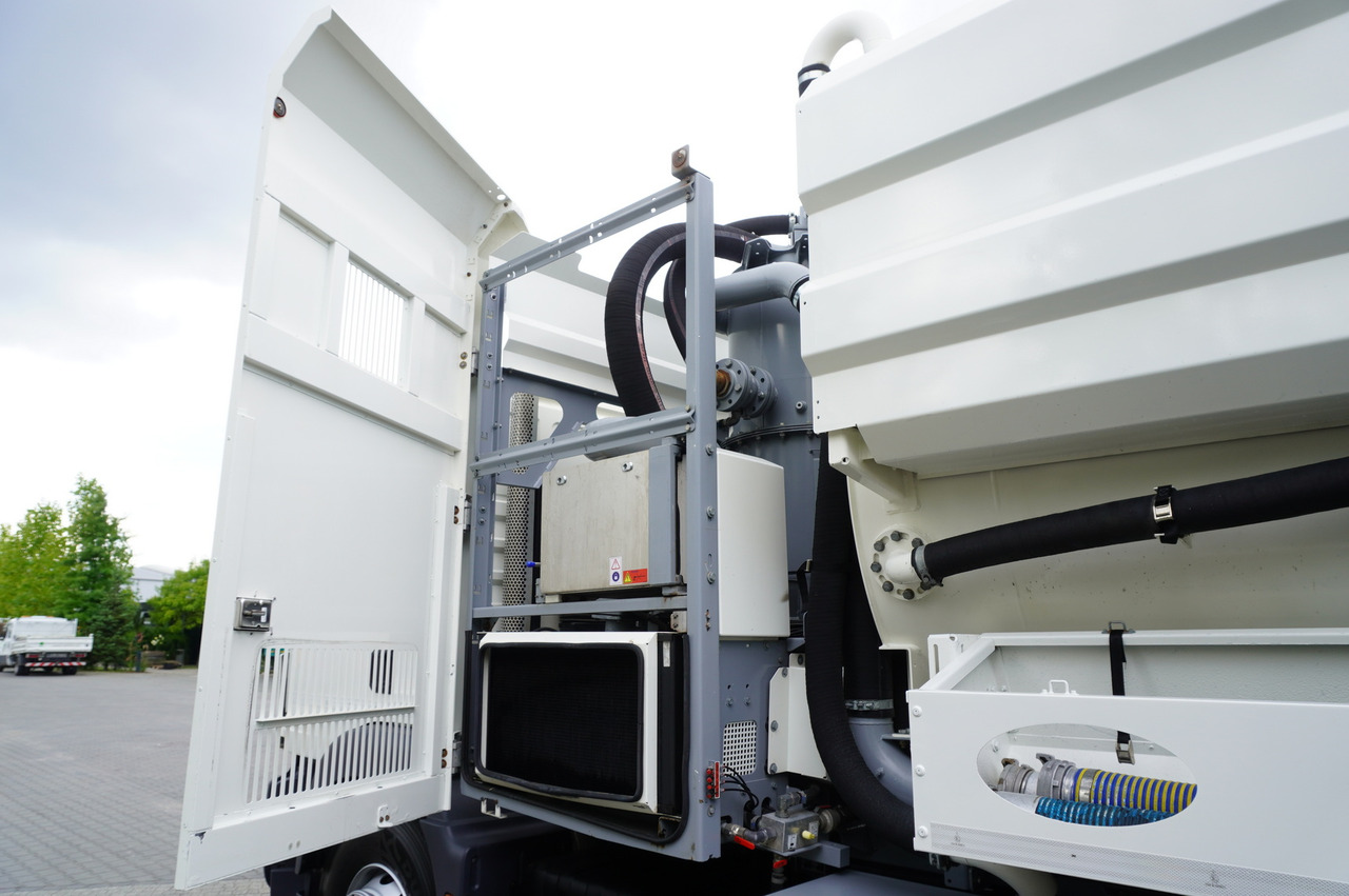 Vacuum truck MAN TGM 26.340 E6 / RIVARD sewage cleaner 11.8 m3 / 170 tho. km / steered axle: picture 18
