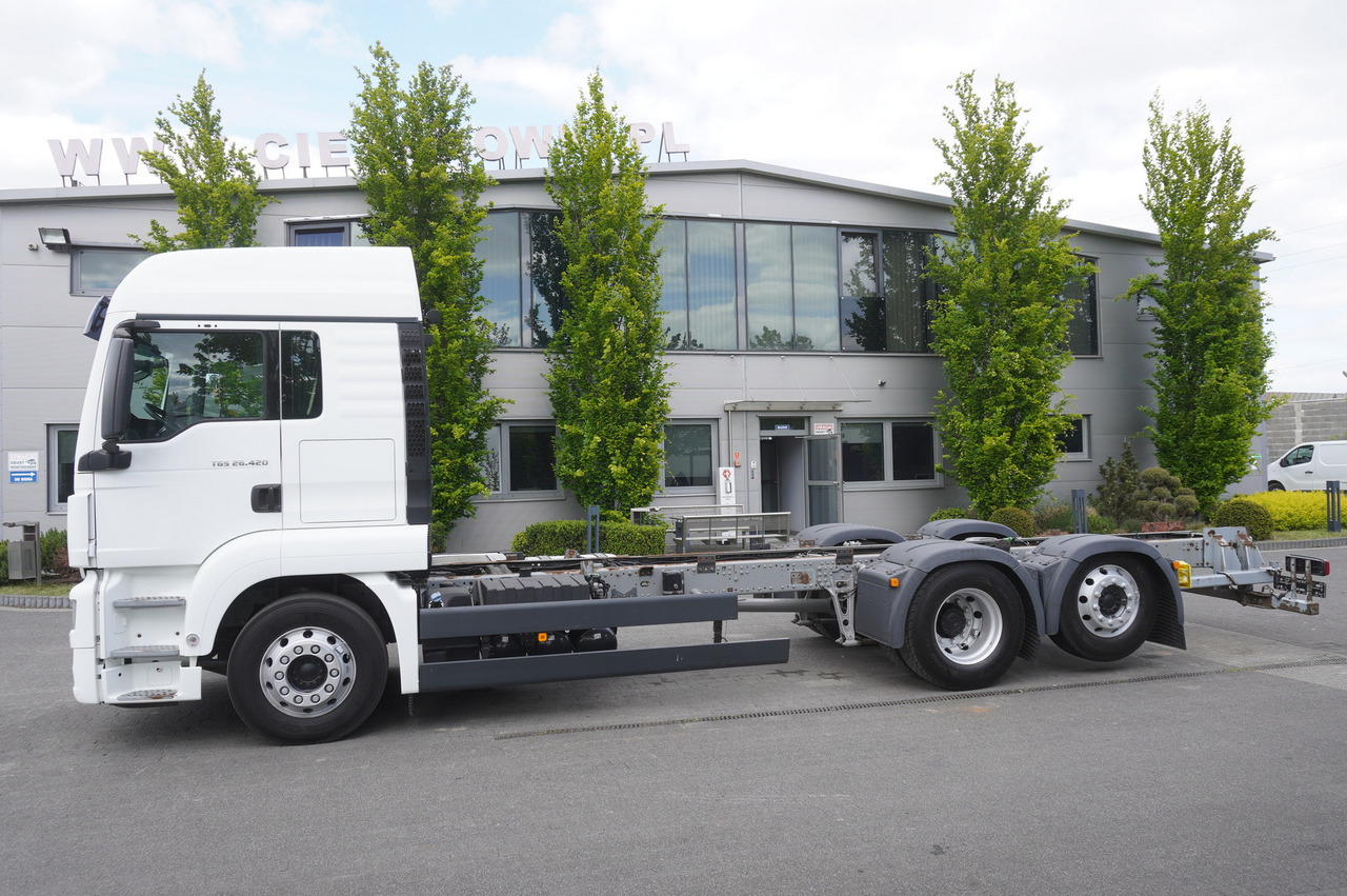 MAN TGS 26.420 / 7.5 m chassis / 14.5 t load cap. / Sleeping cab - Cab chassis truck: picture 2 MAN TGS 26.420 / 7.5 m chassis / 14.5 t load cap. / Sleeping cab - Cab chassis truck: picture 2