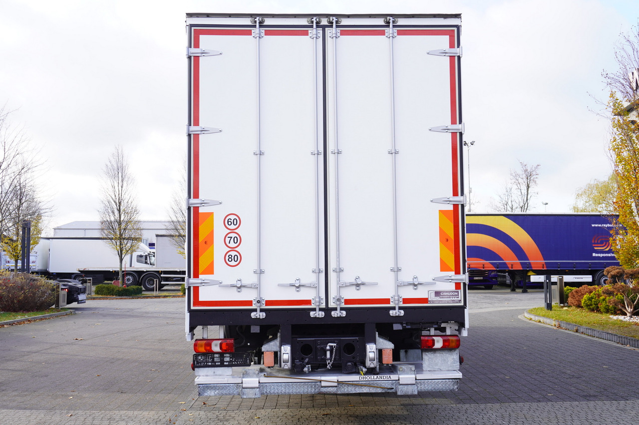 MERCEDES-BENZ Actros 1835 E6 4×2 / Curtainsider 21 pallets / tail lift 1.5t - Curtain side truck: picture 2 MERCEDES-BENZ Actros 1835 E6 4×2 / Curtainsider 21 pallets / tail lift 1.5t - Curtain side truck: picture 2