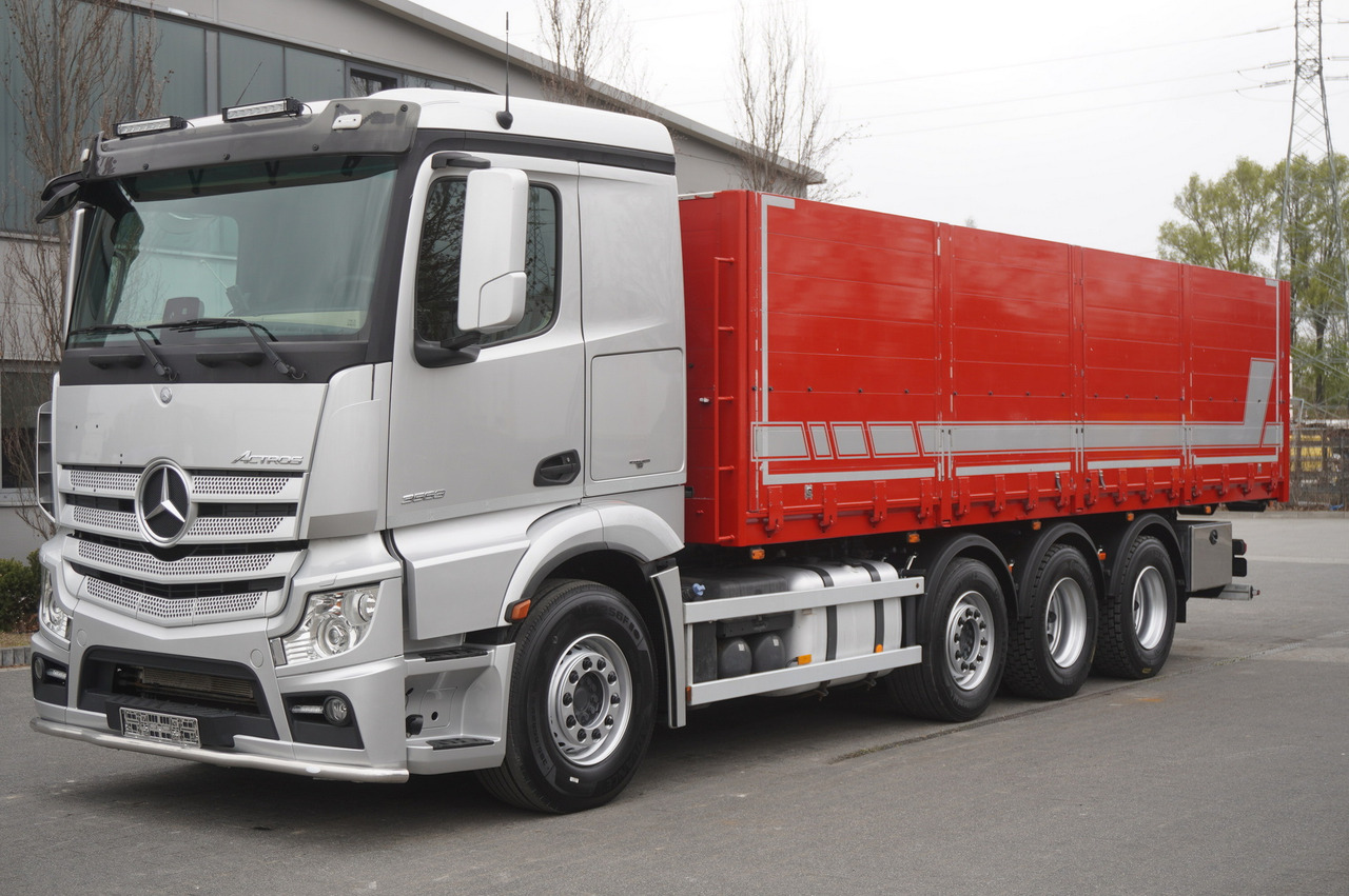 MERCEDES-BENZ Actros 3563 8x4 / Tipper for grain 20 t load capacity - Dropside/ Flatbed truck: picture 2 MERCEDES-BENZ Actros 3563 8x4 / Tipper for grain 20 t load capacity - Dropside/ Flatbed truck: picture 2