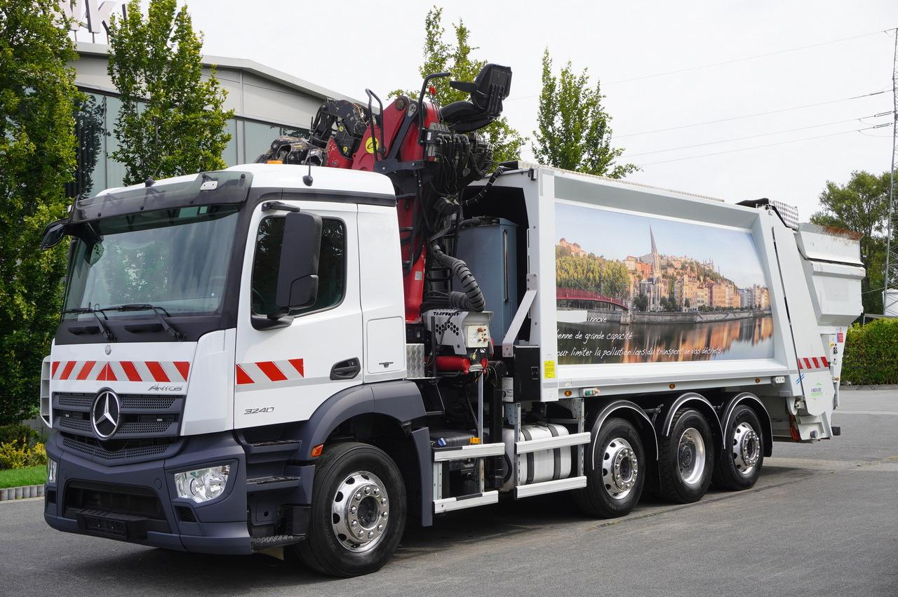 MERCEDES-BENZ Antos 3240 8x2 / Tajfun 5T crane / Farid Industries garbage truck/ 3 steered axles - Crane truck: picture 3 MERCEDES-BENZ Antos 3240 8x2 / Tajfun 5T crane / Farid Industries garbage truck/ 3 steered axles - Crane truck: picture 3